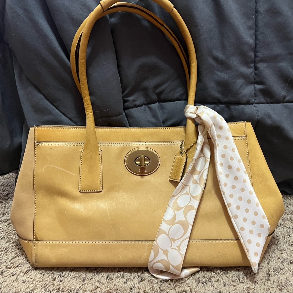 VINTAGE COACH Madeline Beige / Yellow Handbag